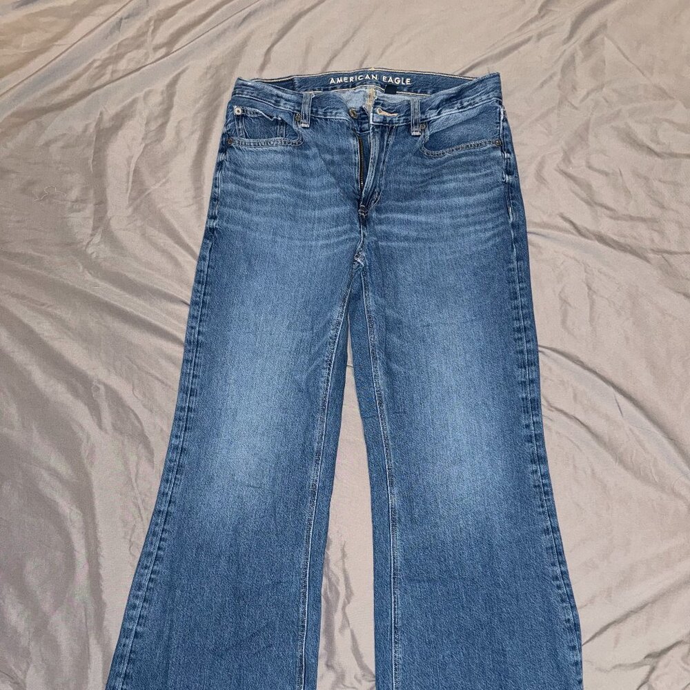 American Eagle High Rise Wide Leg Jeans Size 2 Raw Hem Denim